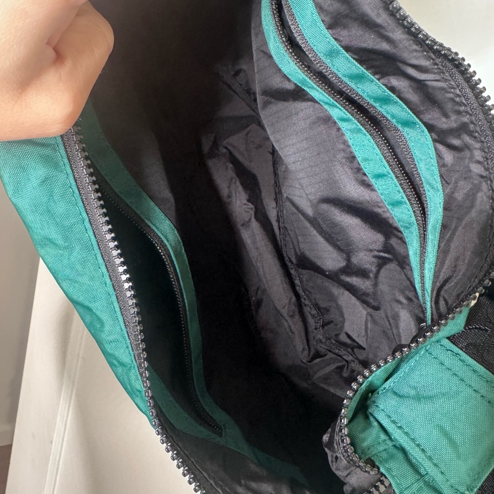 BAGGU X Peanuts Medium Nylon Crescent Bag - Picture 6 of 8